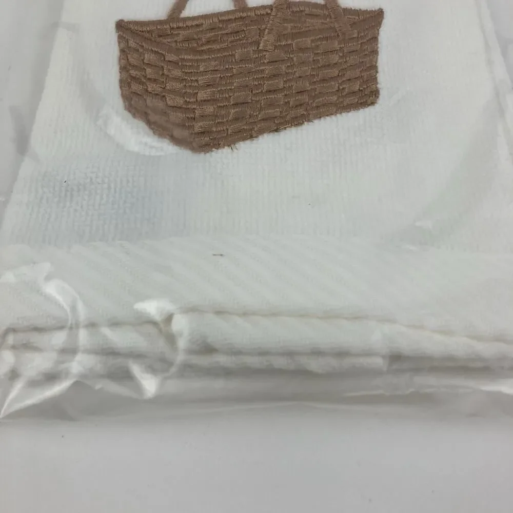 Vintage Dresden, Ohio Longaberger Basket White Towel | Classic Gifts #144219